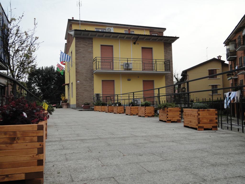 Pavia Ostello Buitenkant foto