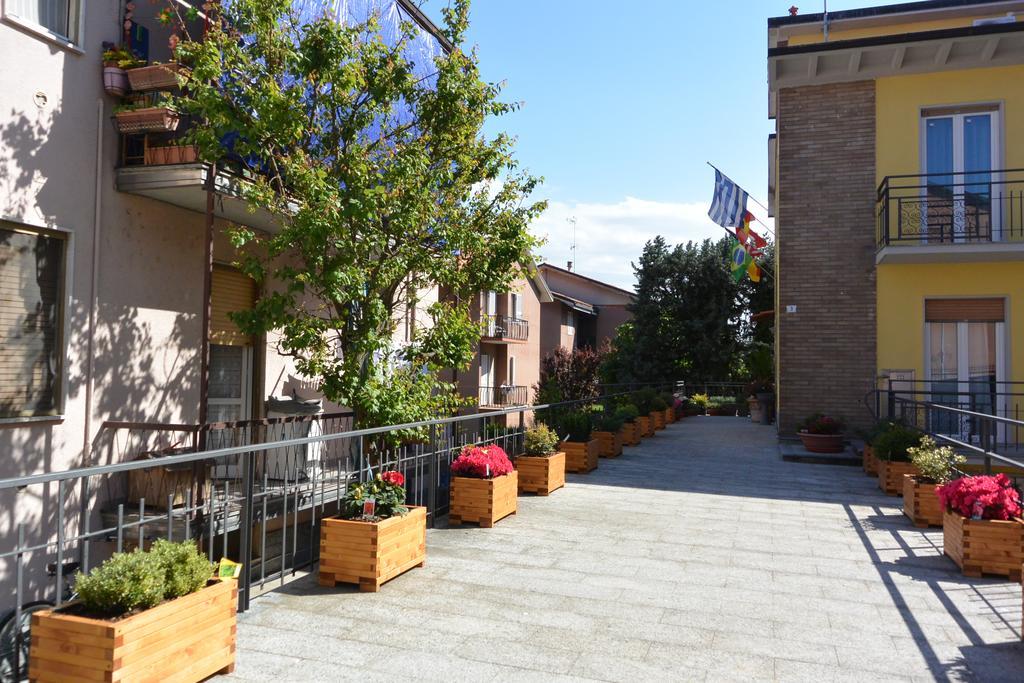 Pavia Ostello Buitenkant foto